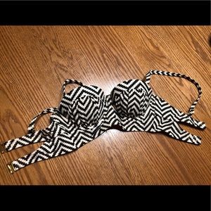 Zigzag bikini top